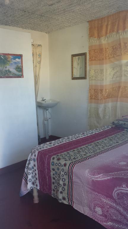 Waikiki Guest House Treasure Beach Chambre photo