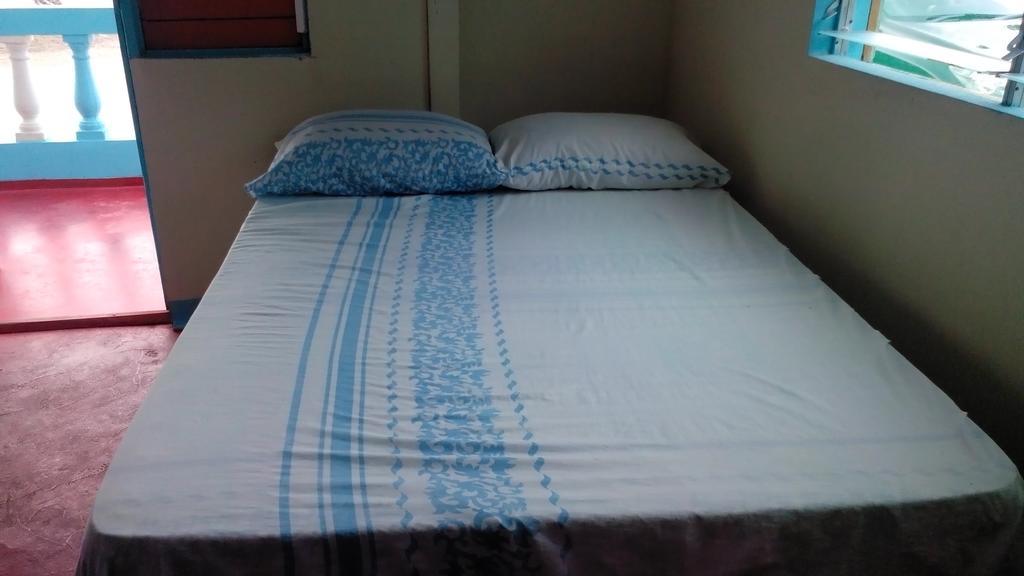 Waikiki Guest House Treasure Beach Chambre photo