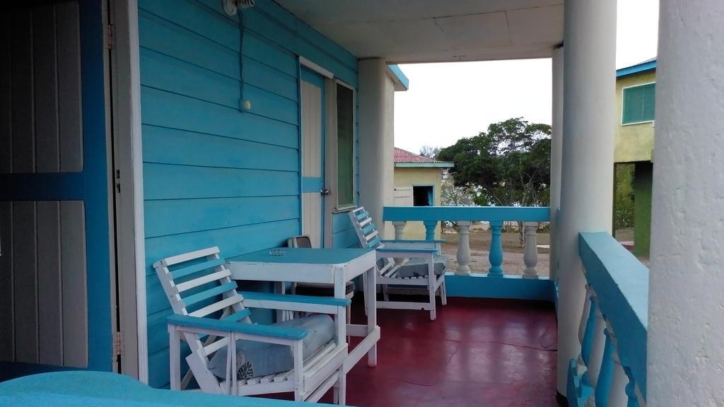 Waikiki Guest House Treasure Beach Extérieur photo