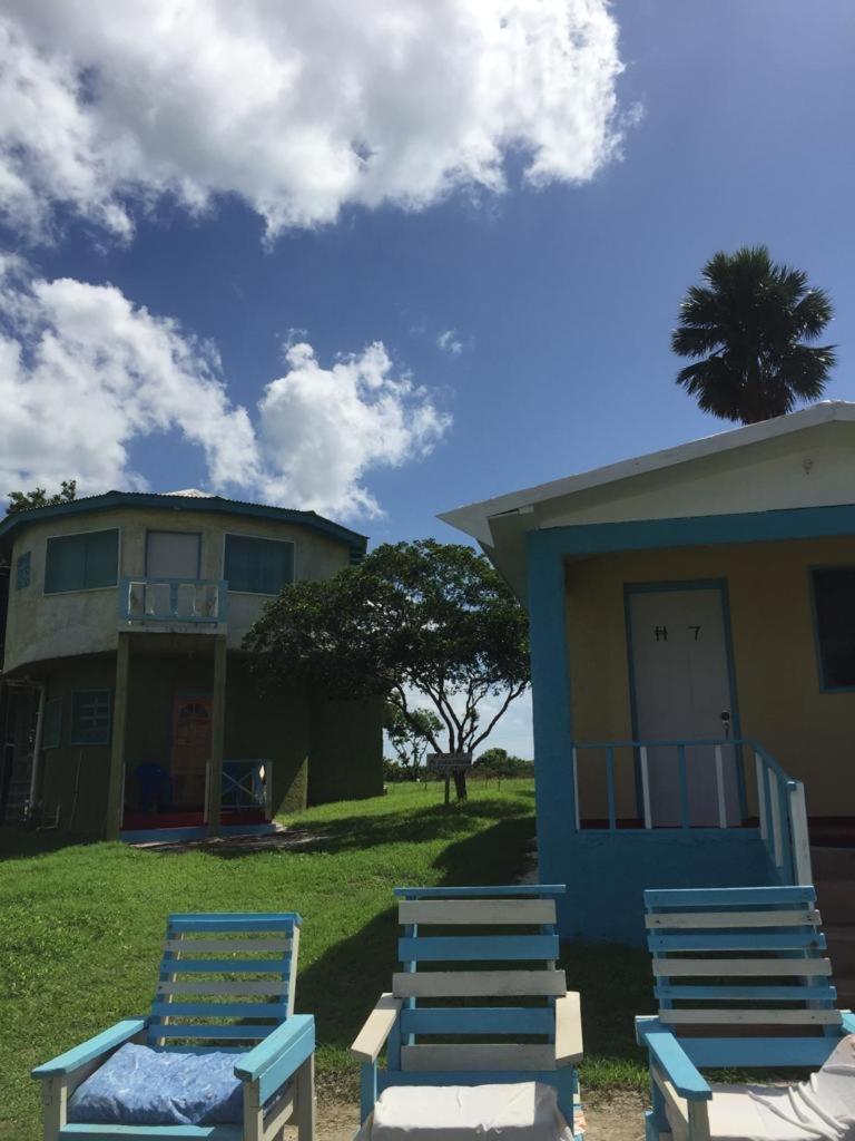 Waikiki Guest House Treasure Beach Extérieur photo